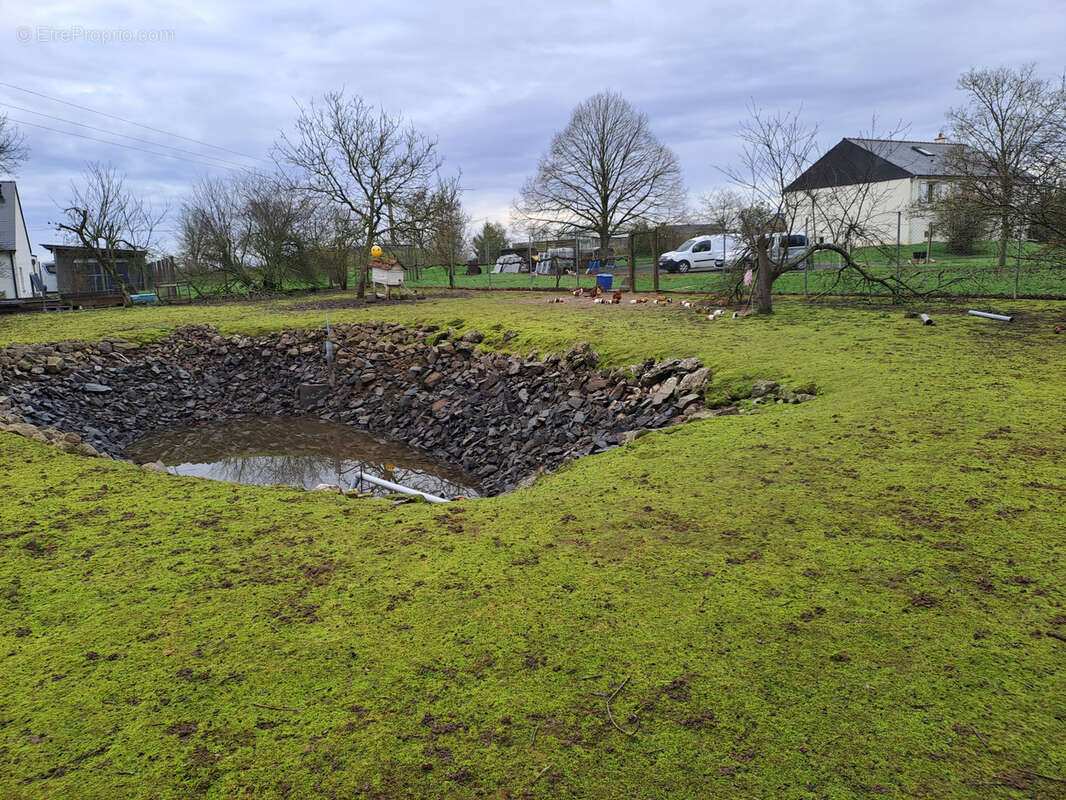 Maison à SAINT-HERBLON
