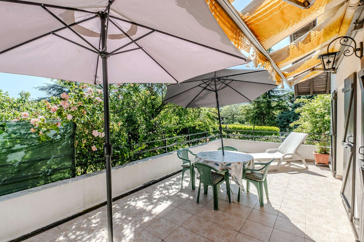 Maison à VETRAZ-MONTHOUX