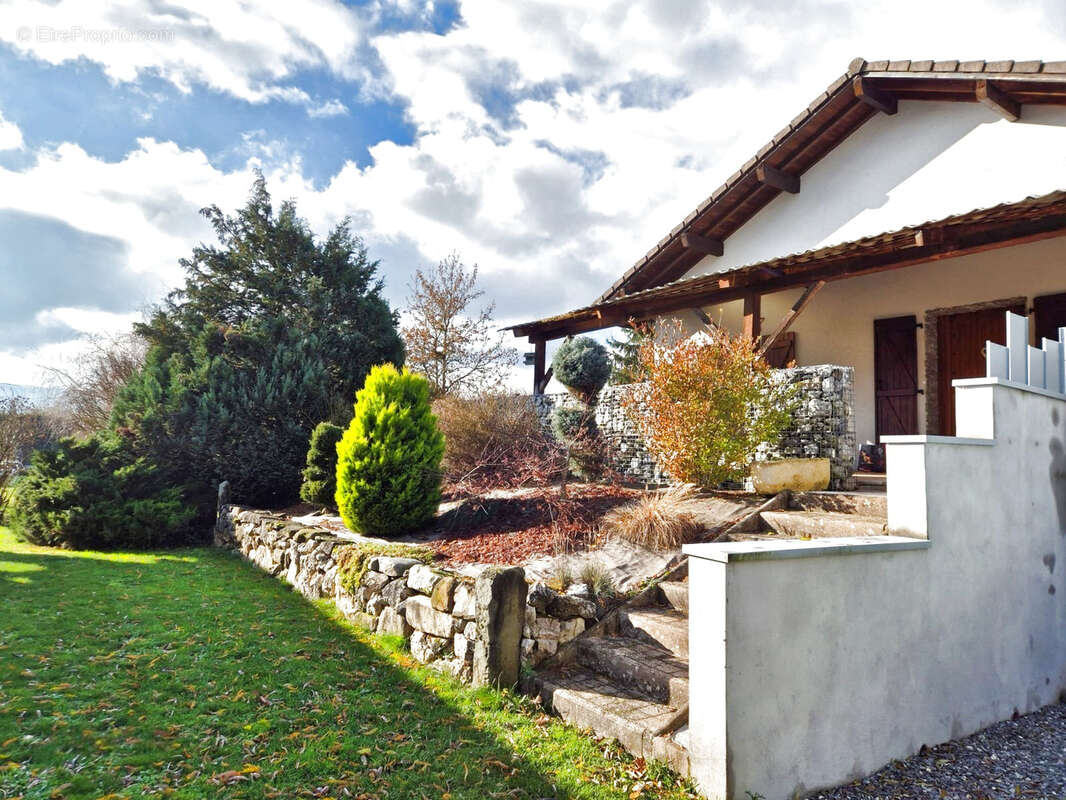 Maison à SCIENTRIER