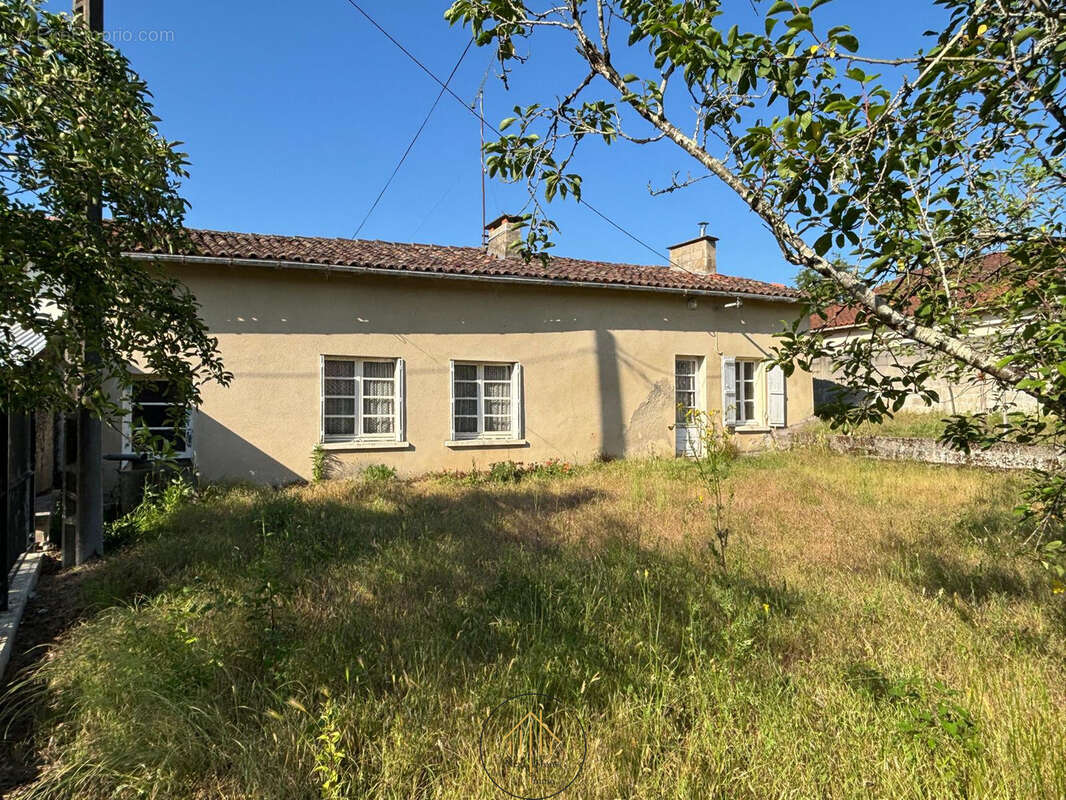 Maison à BROSSAC