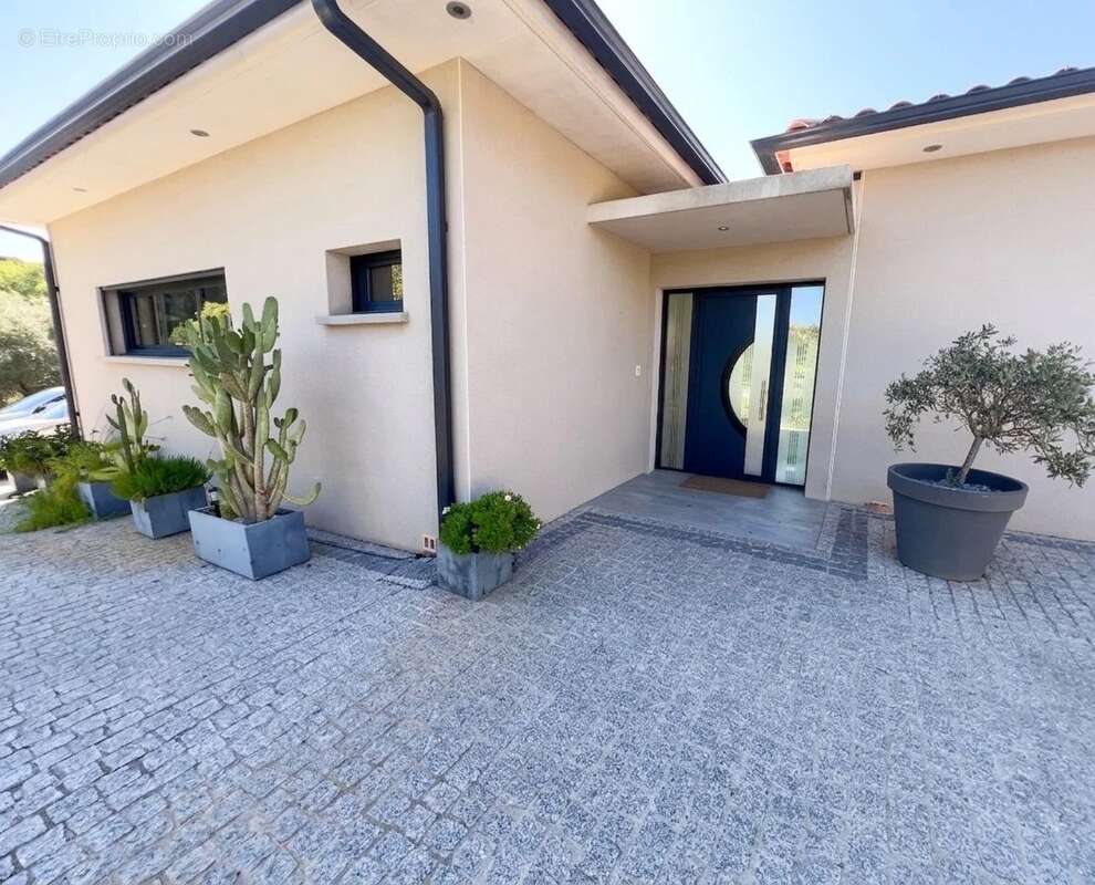 Maison à SOLLIES-TOUCAS