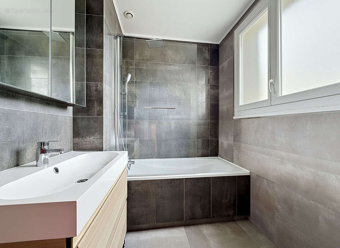 Appartement à NANTERRE