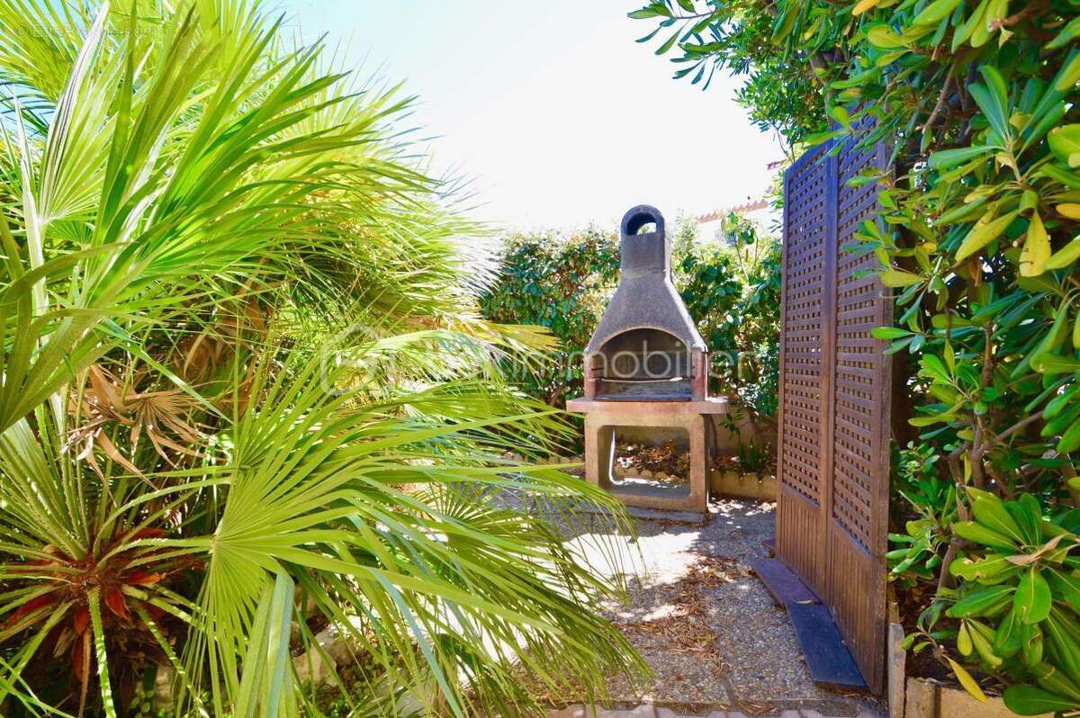Opportunité rare : maison de 4 appartements indépendants proche de la mer - photo 11