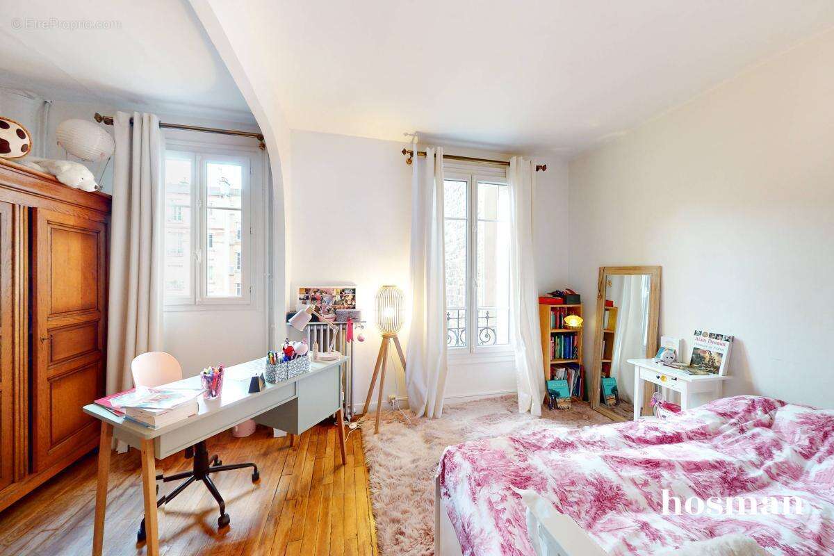 Appartement à COURBEVOIE