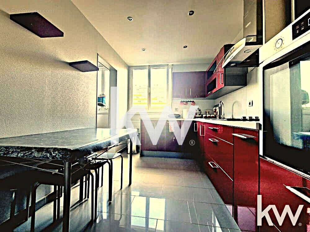 Appartement 89 m² à Saint-Etienne  - photo 3