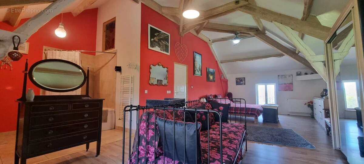 Maison à CASTELNAU-MONTRATIER