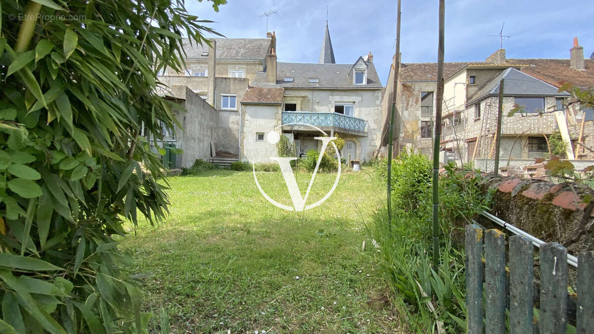 Maison à AZE