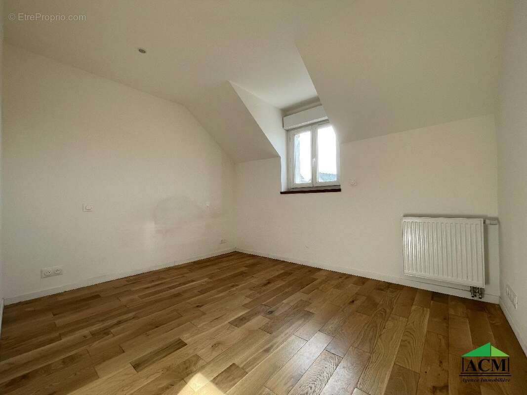 Maison à MERY-SUR-OISE