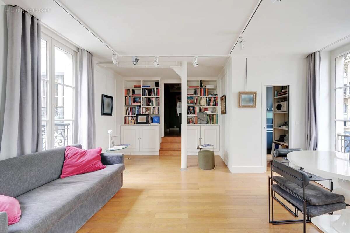 Appartement à PARIS-3E