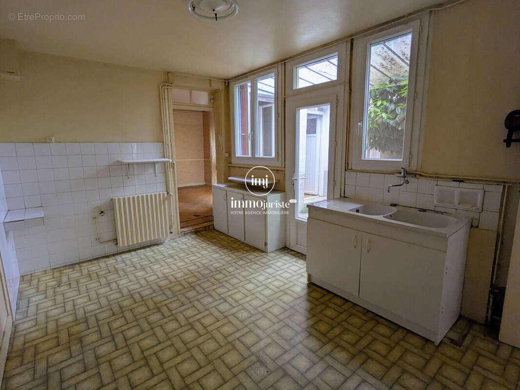 Maison 240 m² à Saint-Junien  - photo 4
