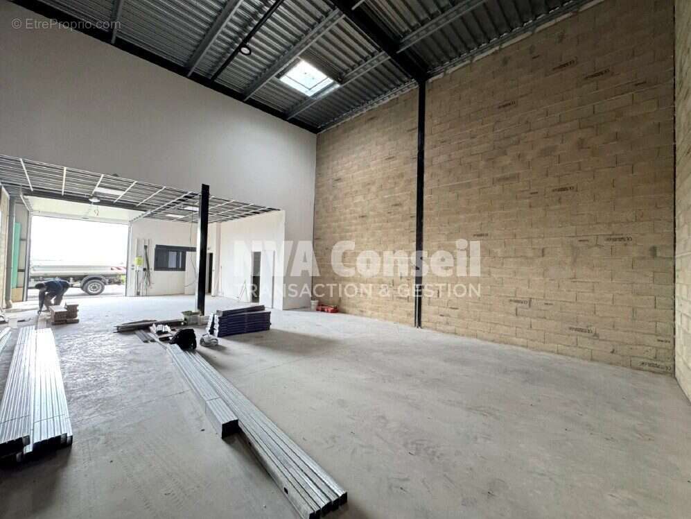 Commerce à HEROUVILLE