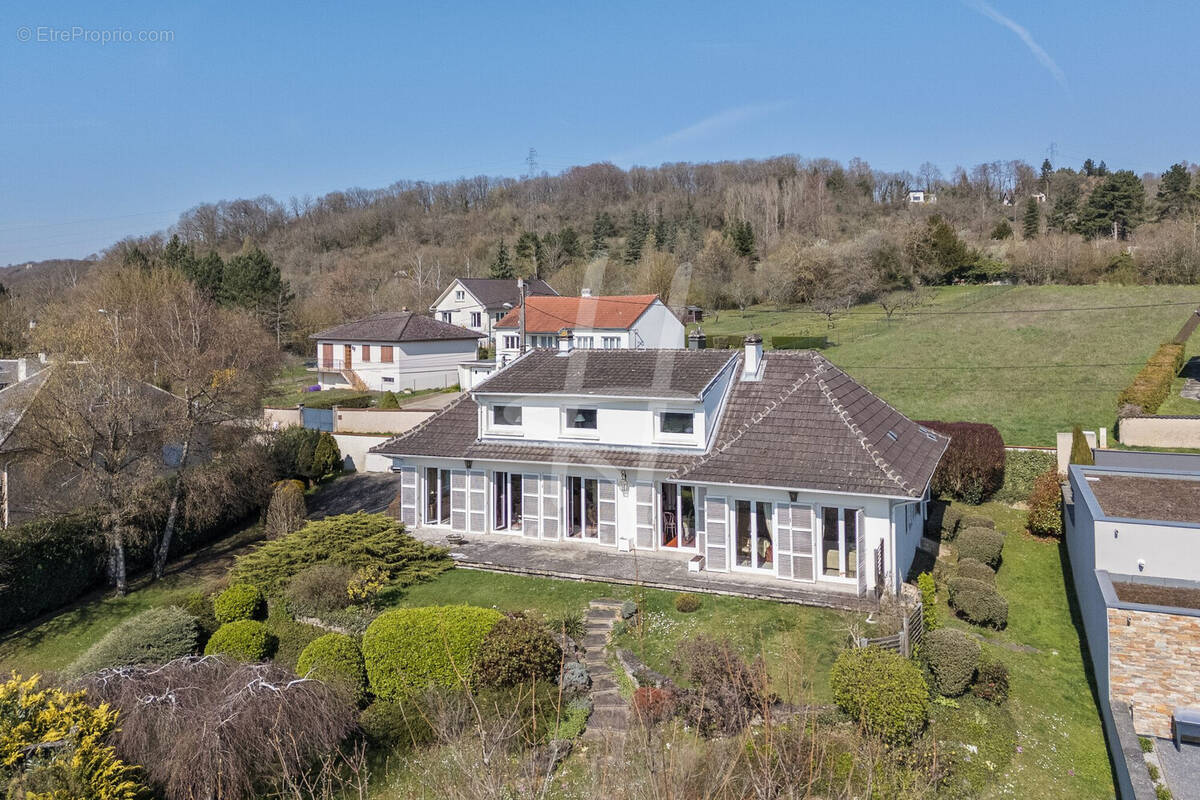 Maison à LESSY