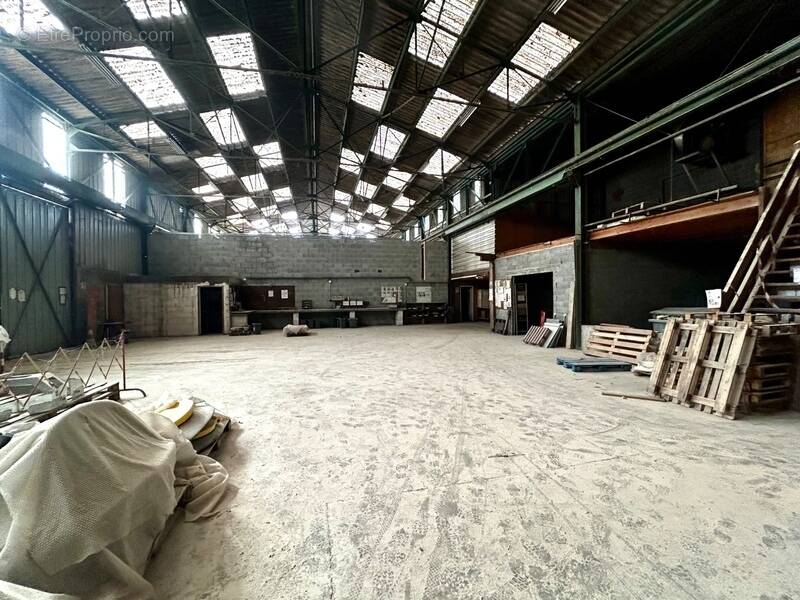 Commerce à FRONTENEX