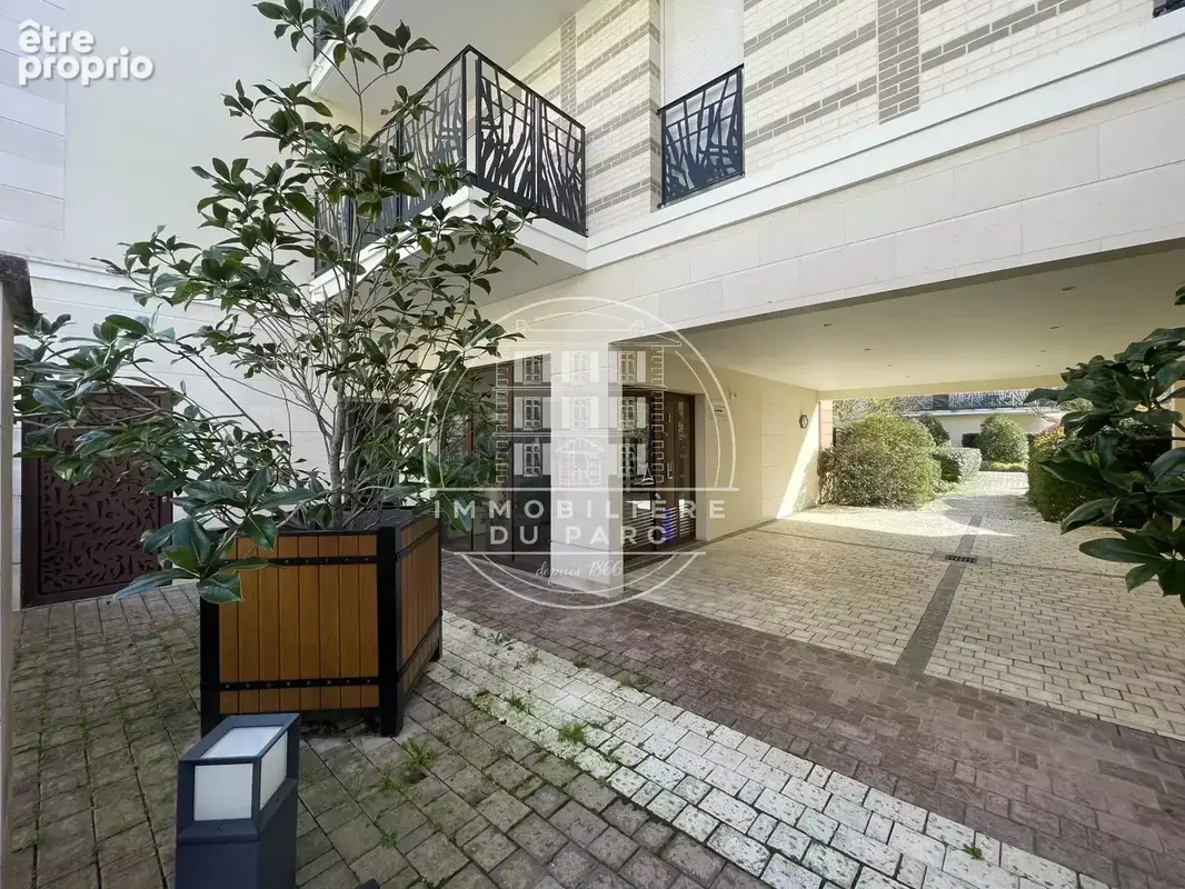 Appartement à VOISINS-LE-BRETONNEUX