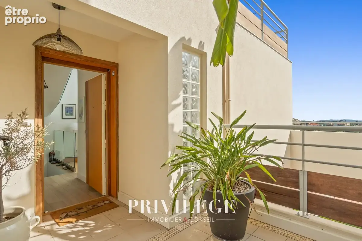 Nice   villa contemporaine avec piscine, vue dégagée et aperçu mer   domaine sécurisé - photo 33