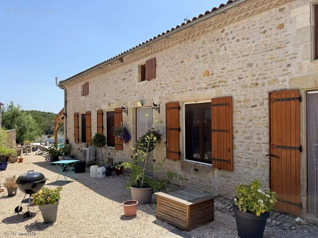 Maison à CHARROUX