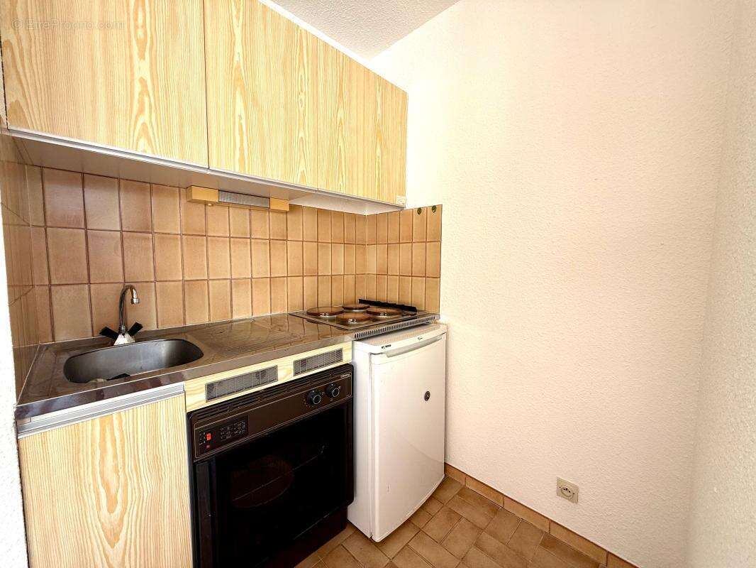 Studio cabine secteur couchant avec parking - photo 5