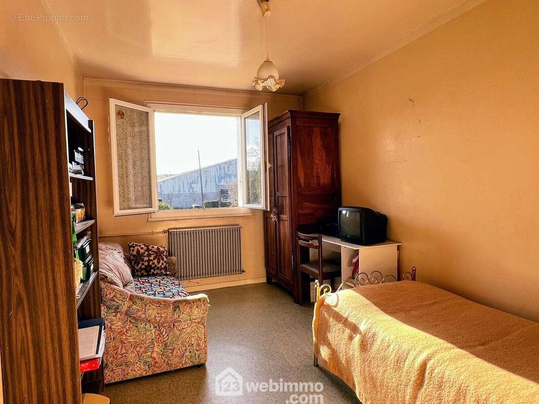 de 14, 11, 11 et 10 m²... - Maison à MURS-ERIGNE