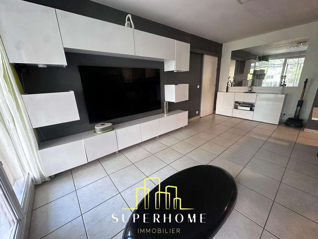 Appartement à MARSEILLE-8E