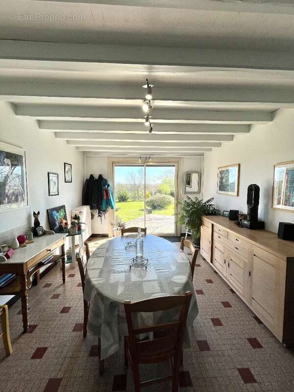 Maison à SAINT-GEORGES-DE-MONTAIGU