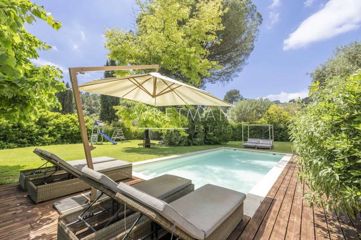 Maison à VALBONNE