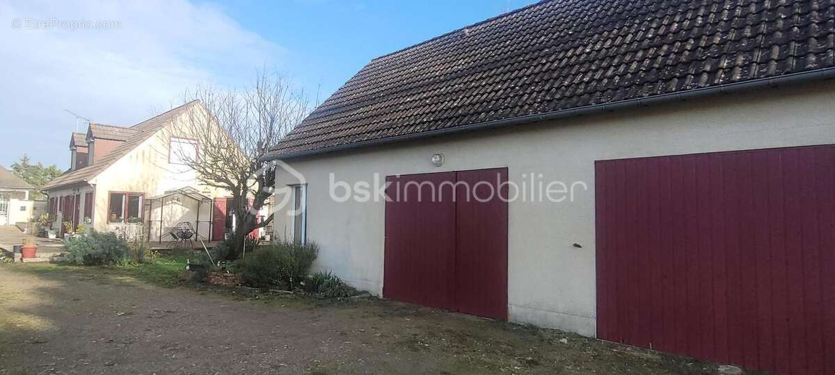 Maison à BEAUNE-LA-ROLANDE