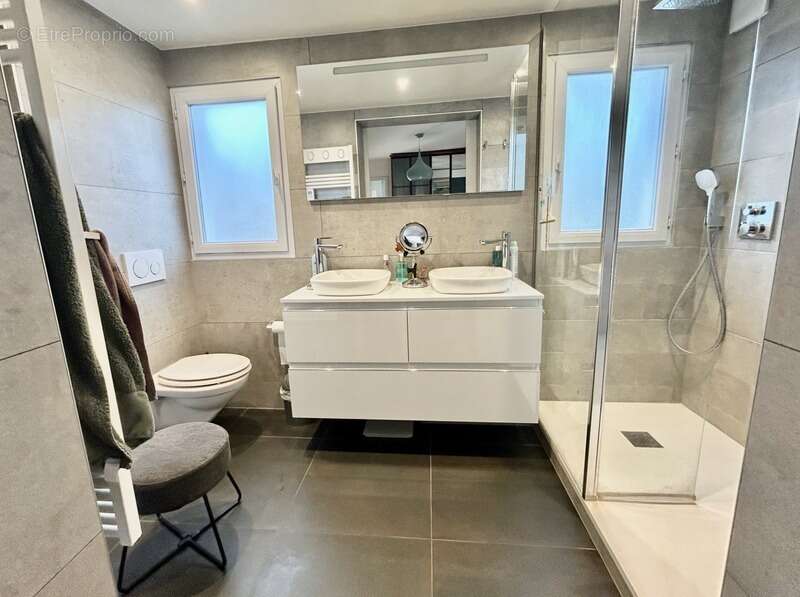 Maison à PERS-JUSSY