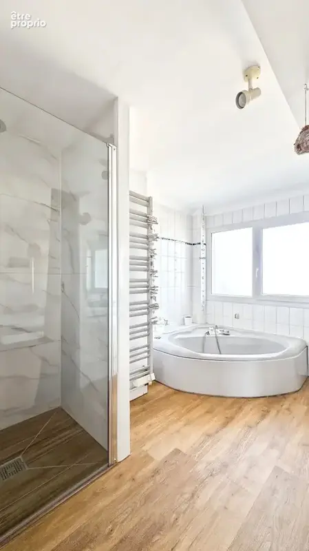 Appartement  de 130 m2, 2 chambres, bureau, balcons, 2 caves - photo 5
