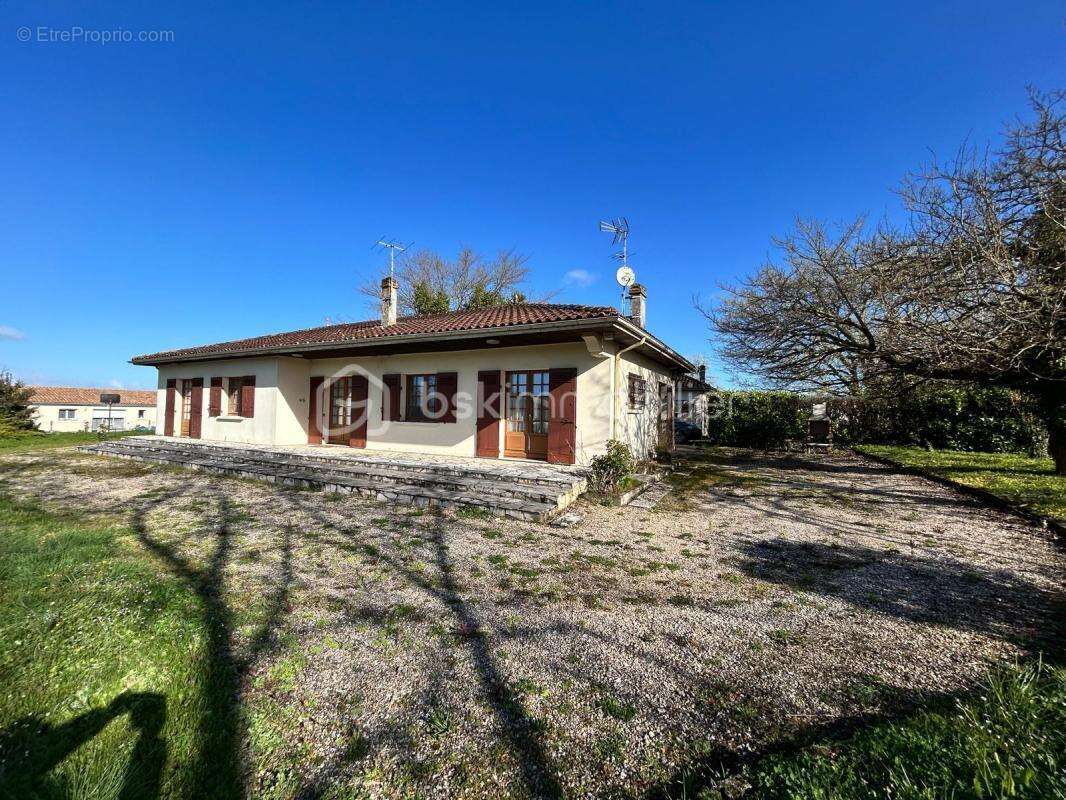 Maison à LA LANDE-DE-FRONSAC