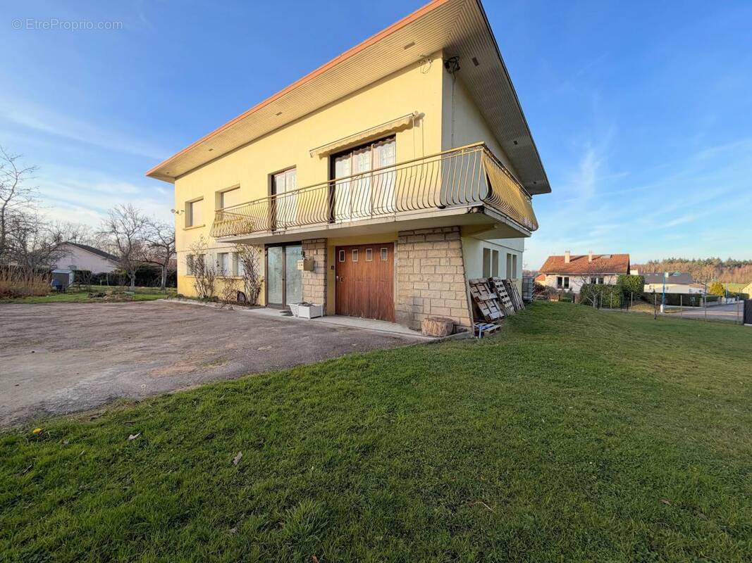 Maison à LES FORGES