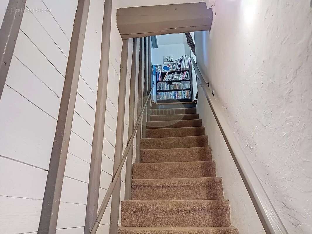 Commerce à AURIGNAC