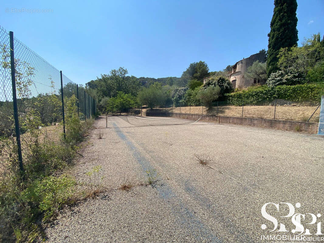 SOLLIES-PONT - Terrain constructible 1 631 m2 plat - photo 3