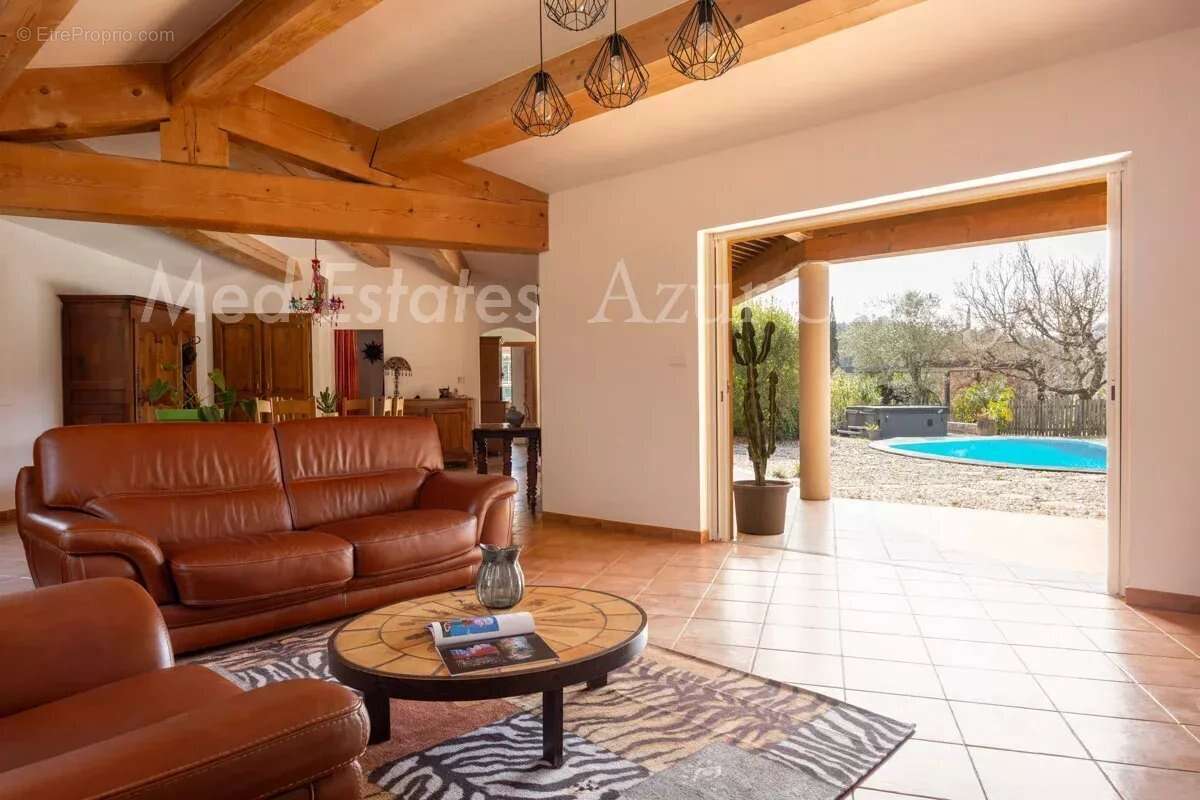 Maison à LA GARDE-FREINET