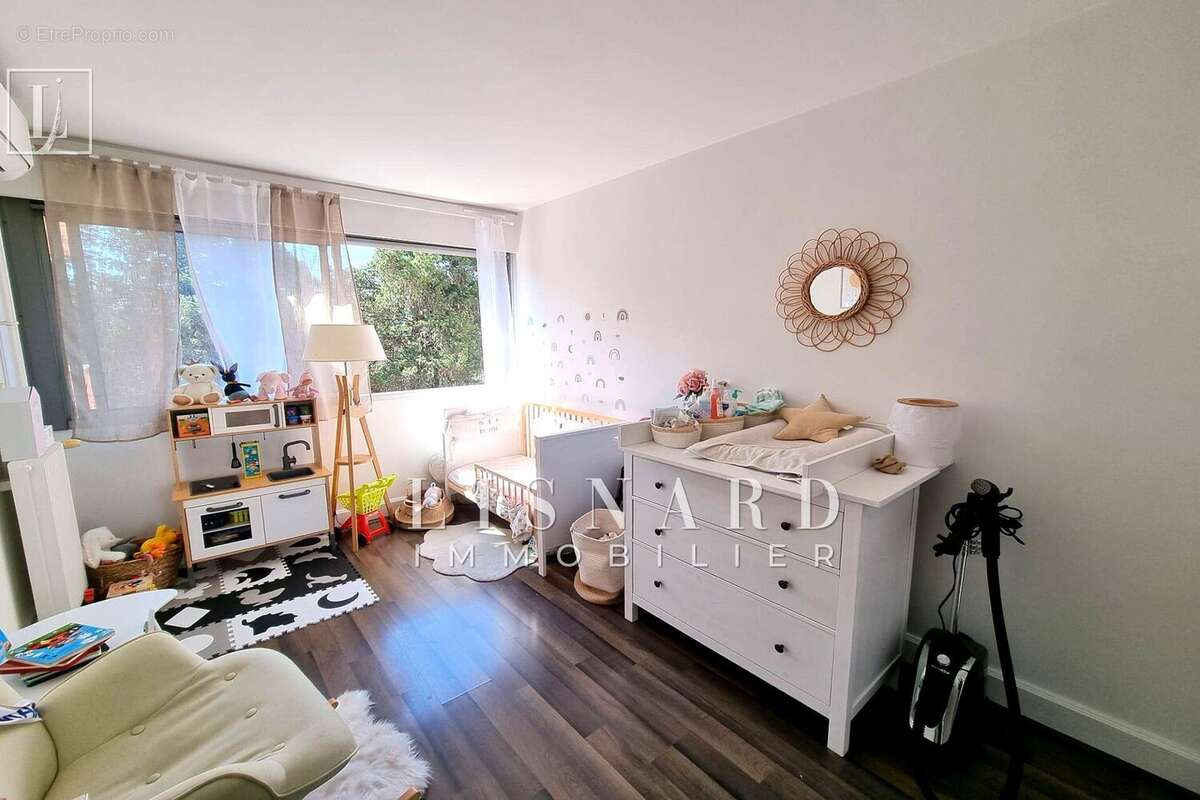 Appartement à VALLAURIS