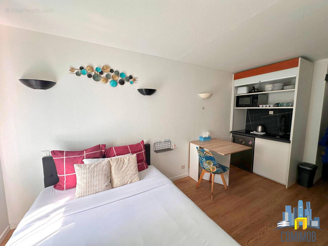 Appartement à COURBEVOIE