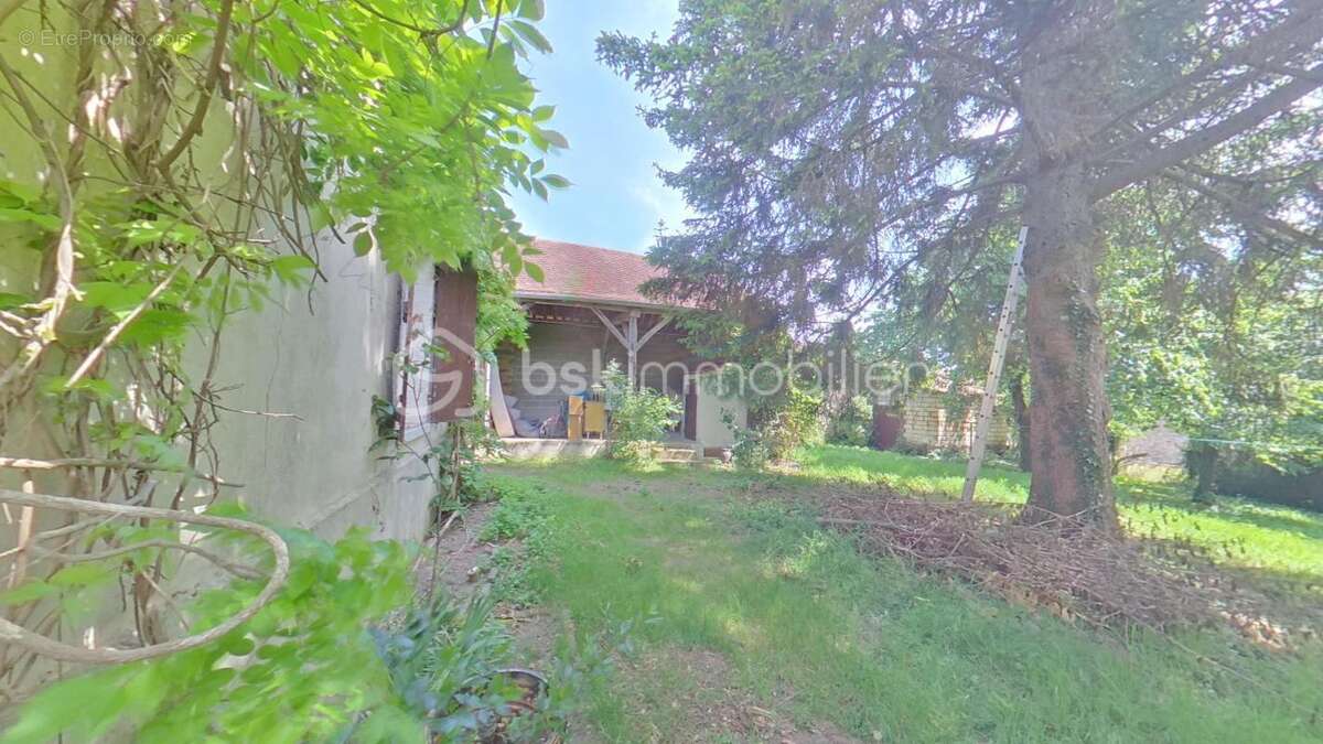 Maison à COURGENAY
