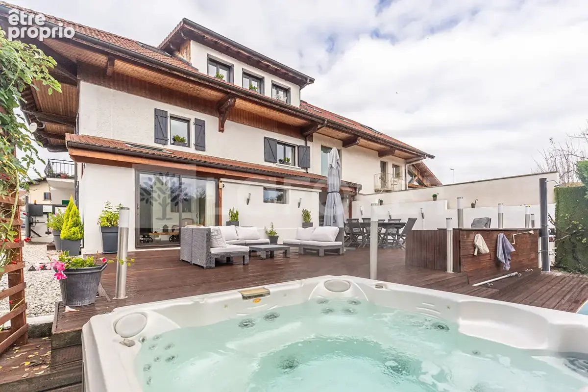Agence immobiliere laforet - "galanthus" - maison de 136,27m² - terrain de 659m² - garages - piscine - jaccuzzi - dpe d - photo 2