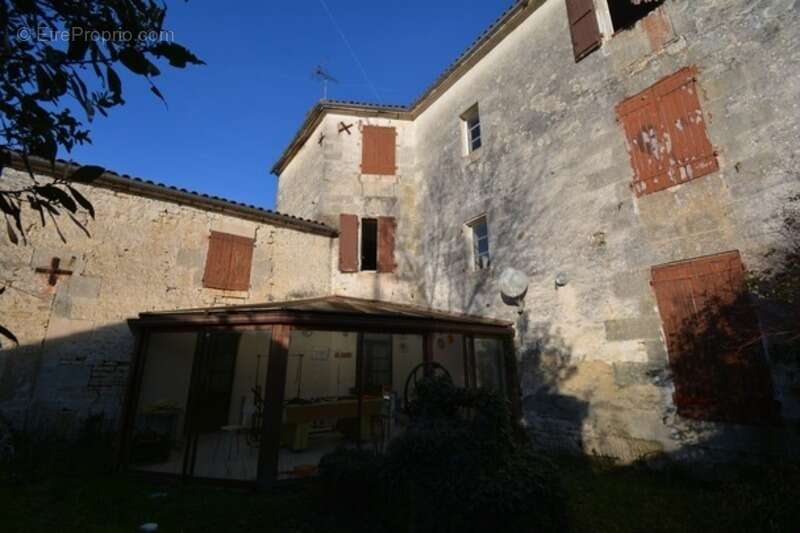 Maison à HIERSAC