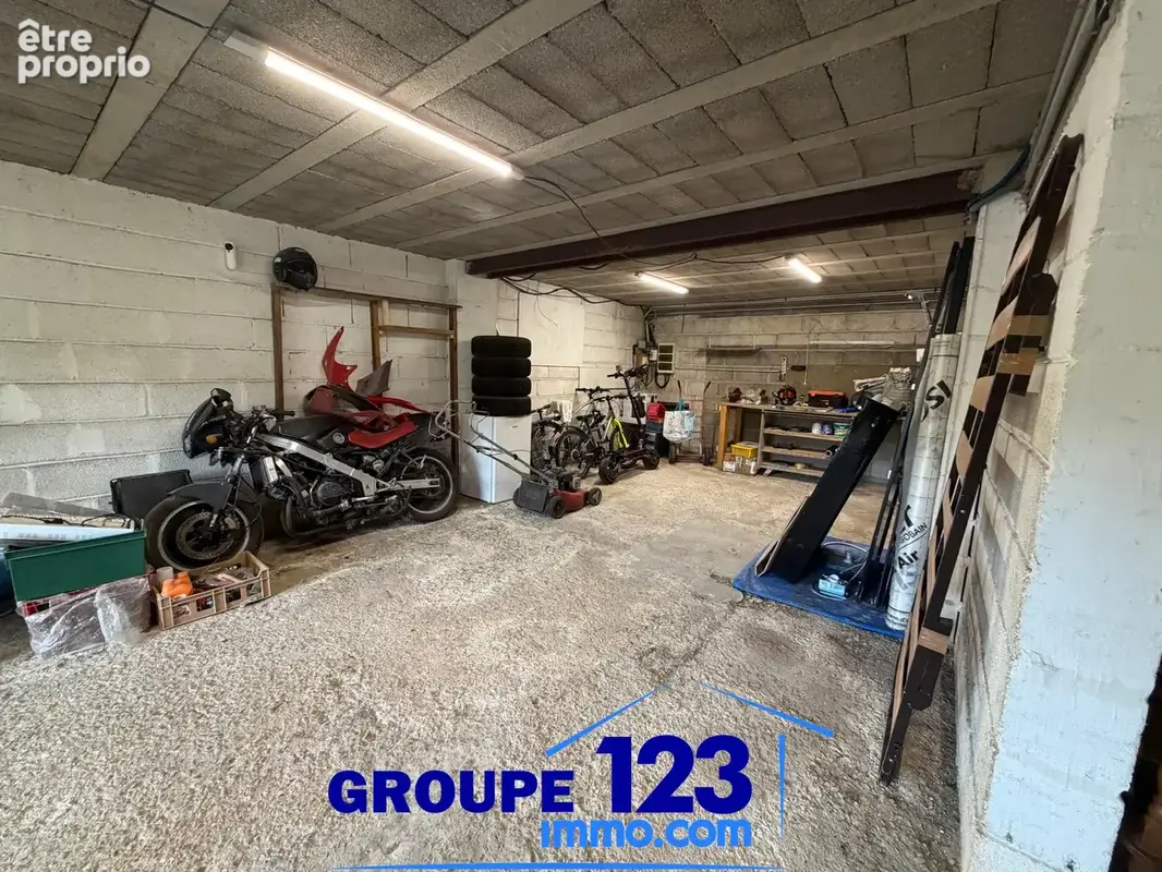 Pavillon familial sur sous-sol à Sougères-sur-Sinotte (Monéteau) - photo 12