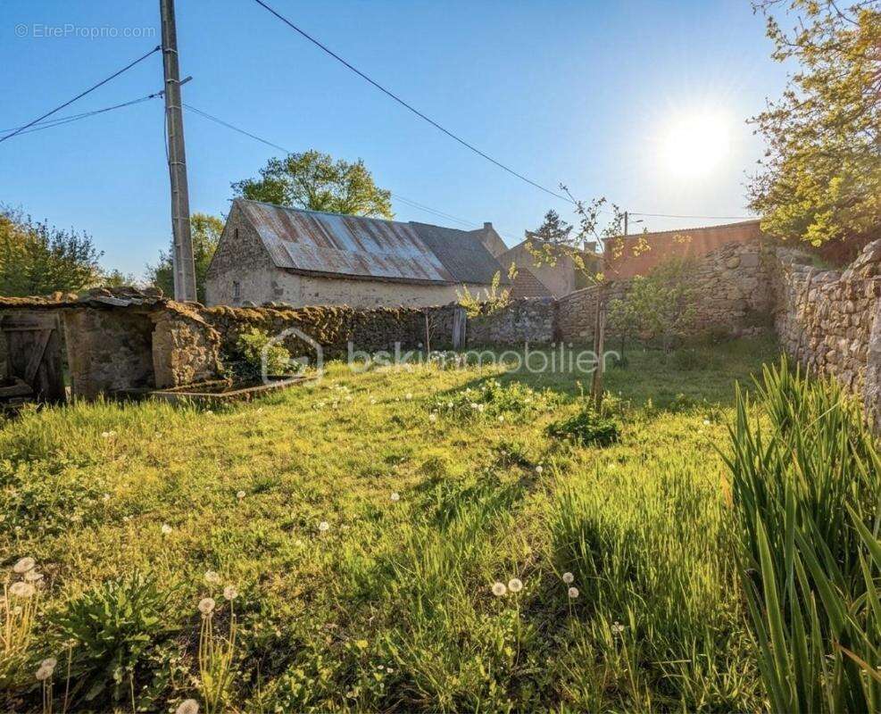 Maison à CHARBONNIERES-LES-VIEILLES