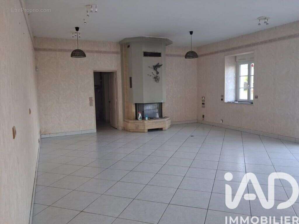 Maison 182 m² à Manthelan  - photo 4