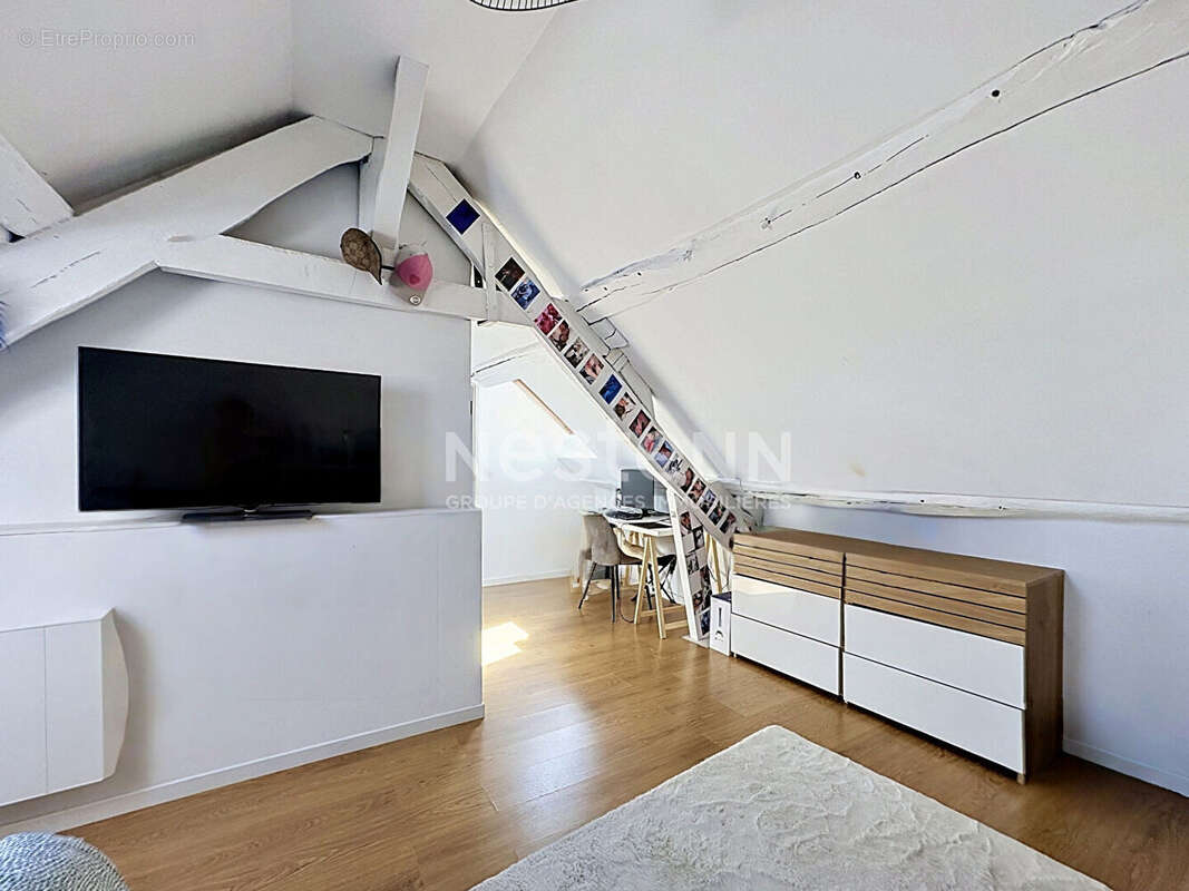 Appartement à LAMORLAYE