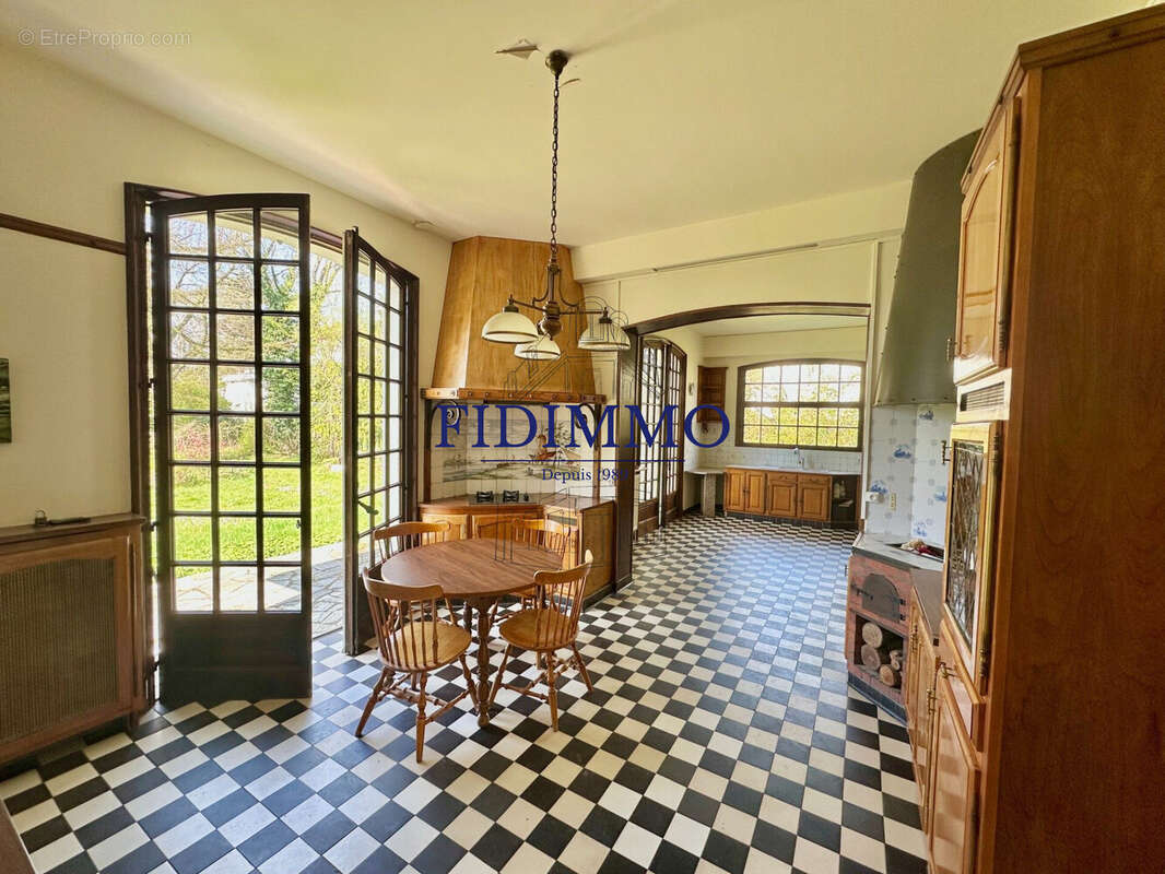 Maison à CHENNEVIERES-SUR-MARNE