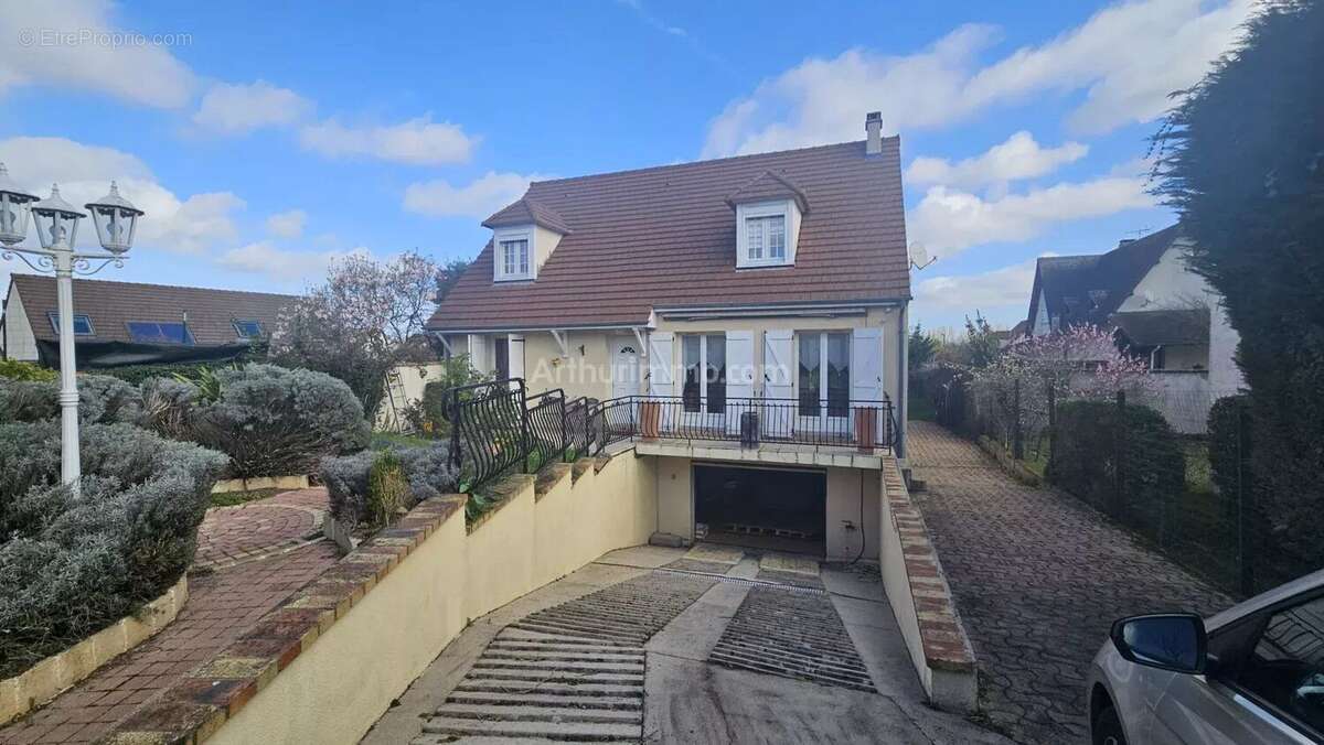 Maison à MONTLHERY