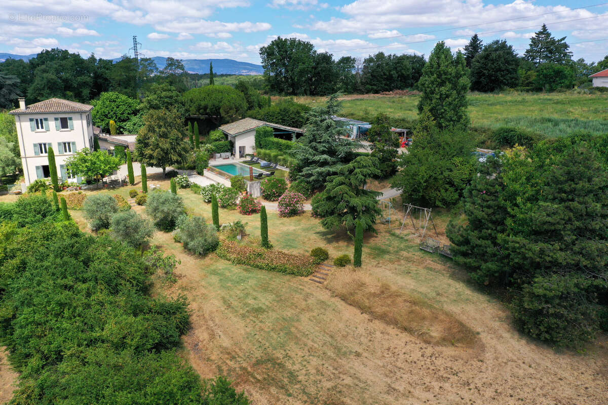Propriété 10 pièces - 6 chambres avec vue panoramique et piscine à débordement - photo 17