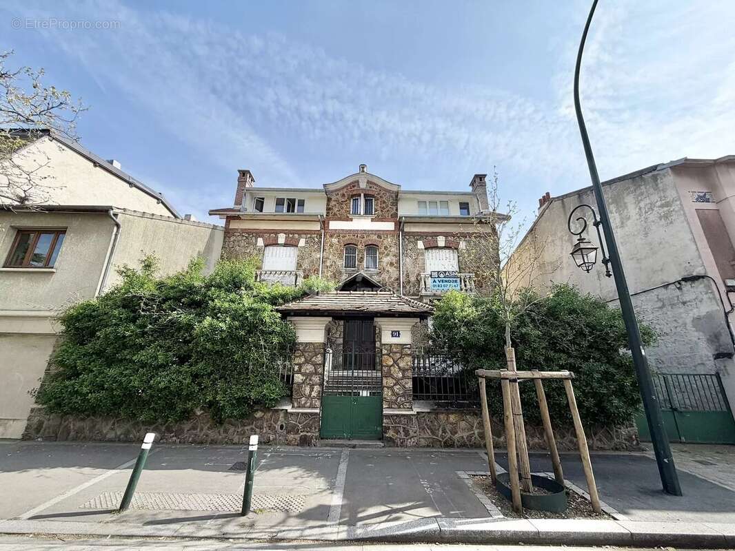 Appartement à LA GARENNE-COLOMBES