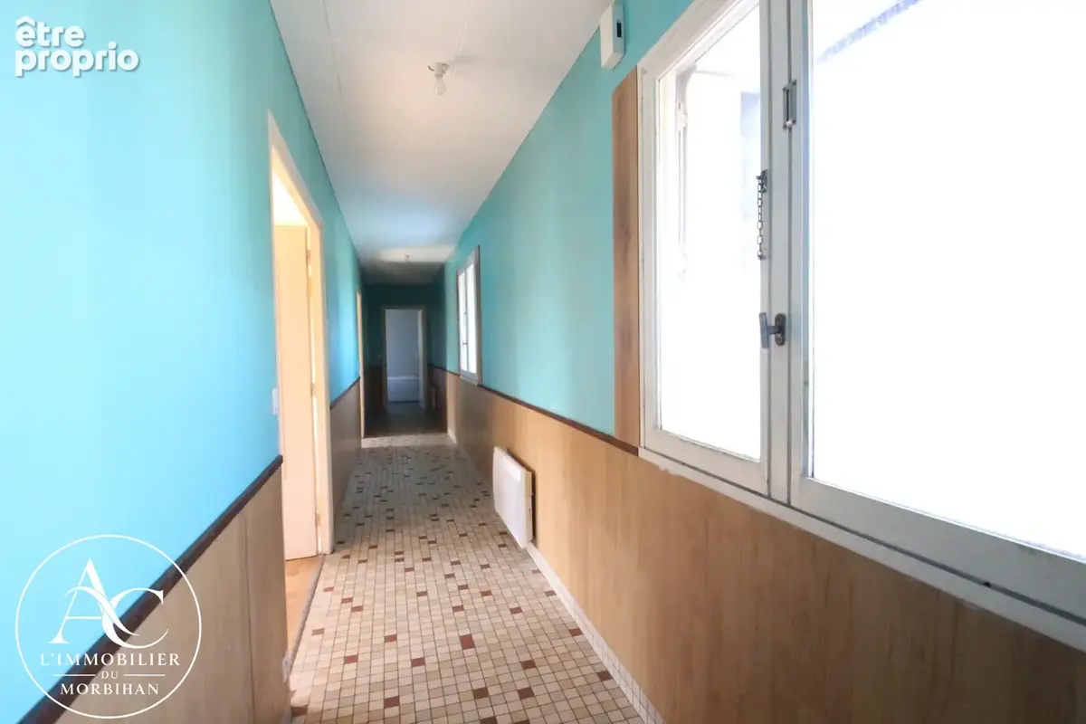 Maison avec dépendances et 10 000 m2 de terrain agricole. - photo 9