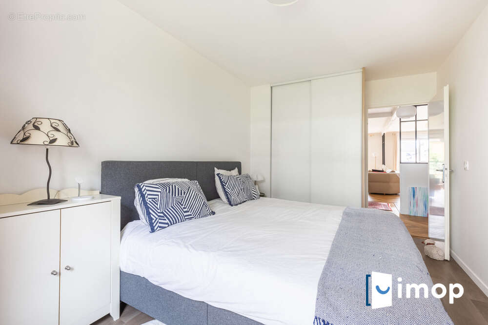 Appartement à LES PAVILLONS-SOUS-BOIS
