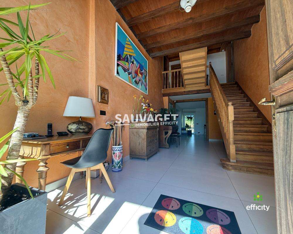 Maison 271 m² à Cornier  - photo 6