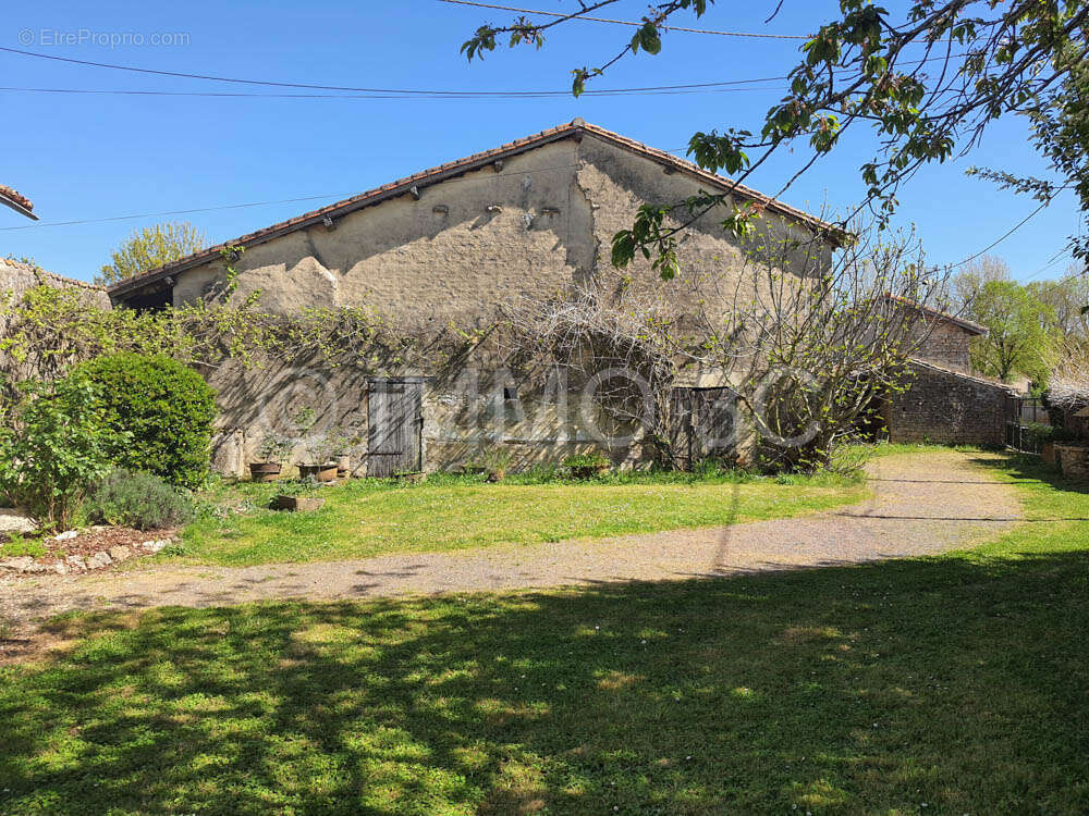Maison à SAUZE-VAUSSAIS